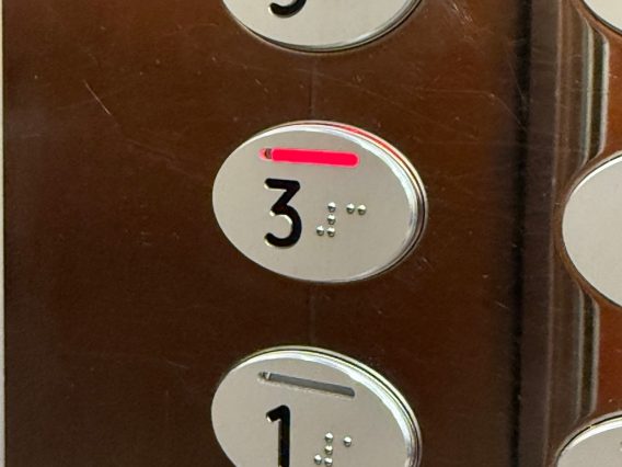 Przyciski z Braillem